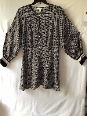 H&M Black and White Geometric Tunic with Balloon Sleeves